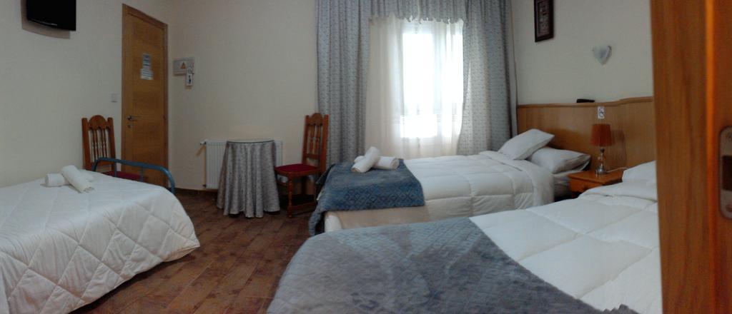 Hostal Ponte Dos Santos Ribadeo Exterior foto