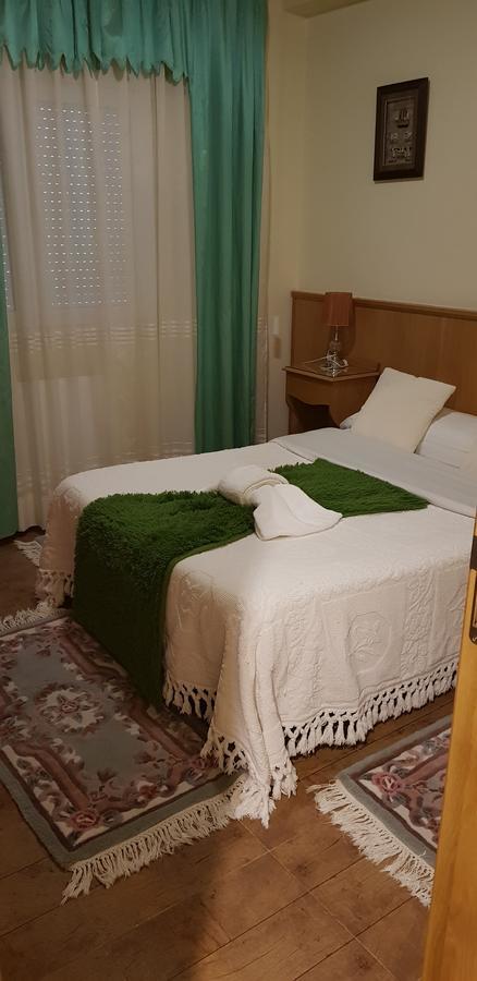 Hostal Ponte Dos Santos Ribadeo Exterior foto